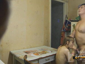 Семейная ебля - брат ебет сестру на кухне