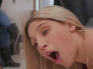 Трахнул парикмахершу пока не видела жена