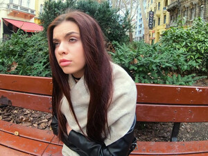 Русская туристка проходит анальный кастинг в позе раком