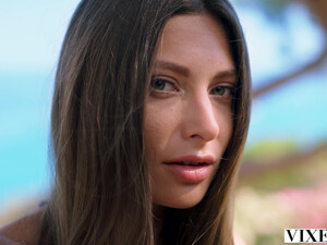 Крымчанка Валя прыгает на члене московского ловеласа со стонами