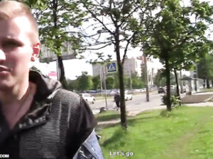 Пикаперы запросто развели девченку на тройничок