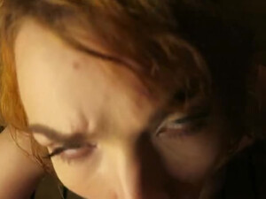 Рыжая делает минет в бане