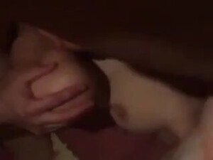 Сначала выдивает нектар дорогого потом любовника