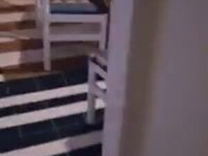 Рогоносец снимает на камеру как пацан жарит его жену