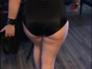 Нарезка домашней порнухи с дрочкой руками и ножками и нектаром на волосах