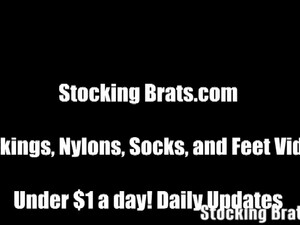 Любительницы облизывать ножки показали класс