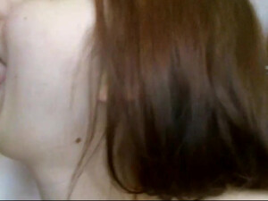 Пацан жестко оттрахал свою женушку в рот и кончил на лицо